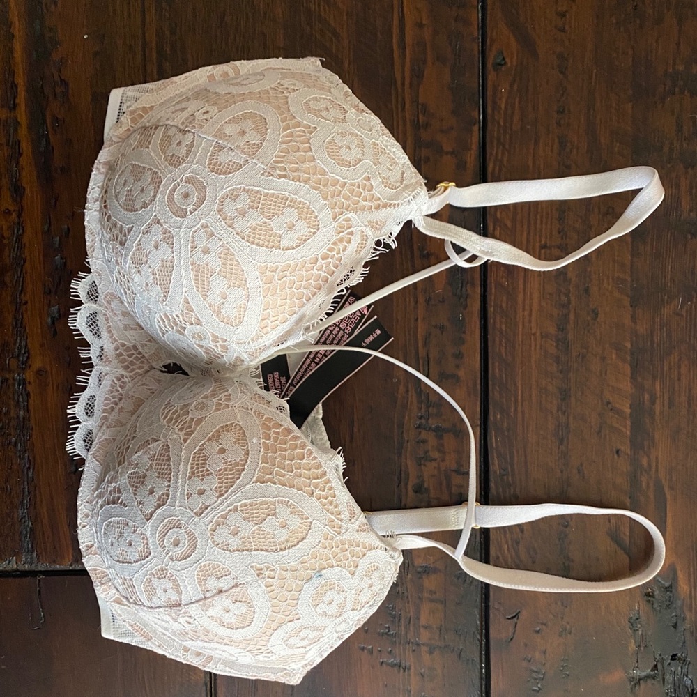 Victoria’s Secret bombshell